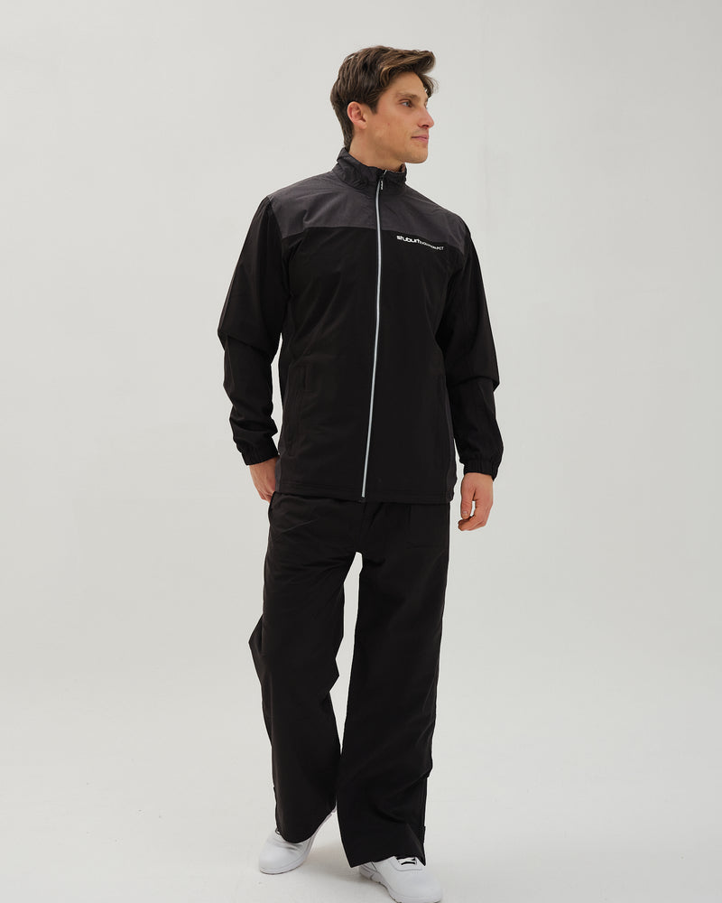 A jacket you can still swing in